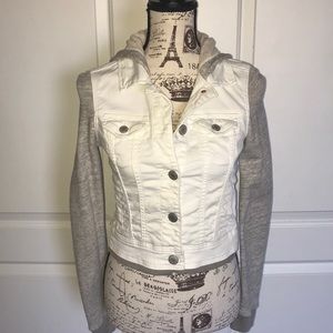 AMERICAN EAGLE HOODED DENIM JACKET